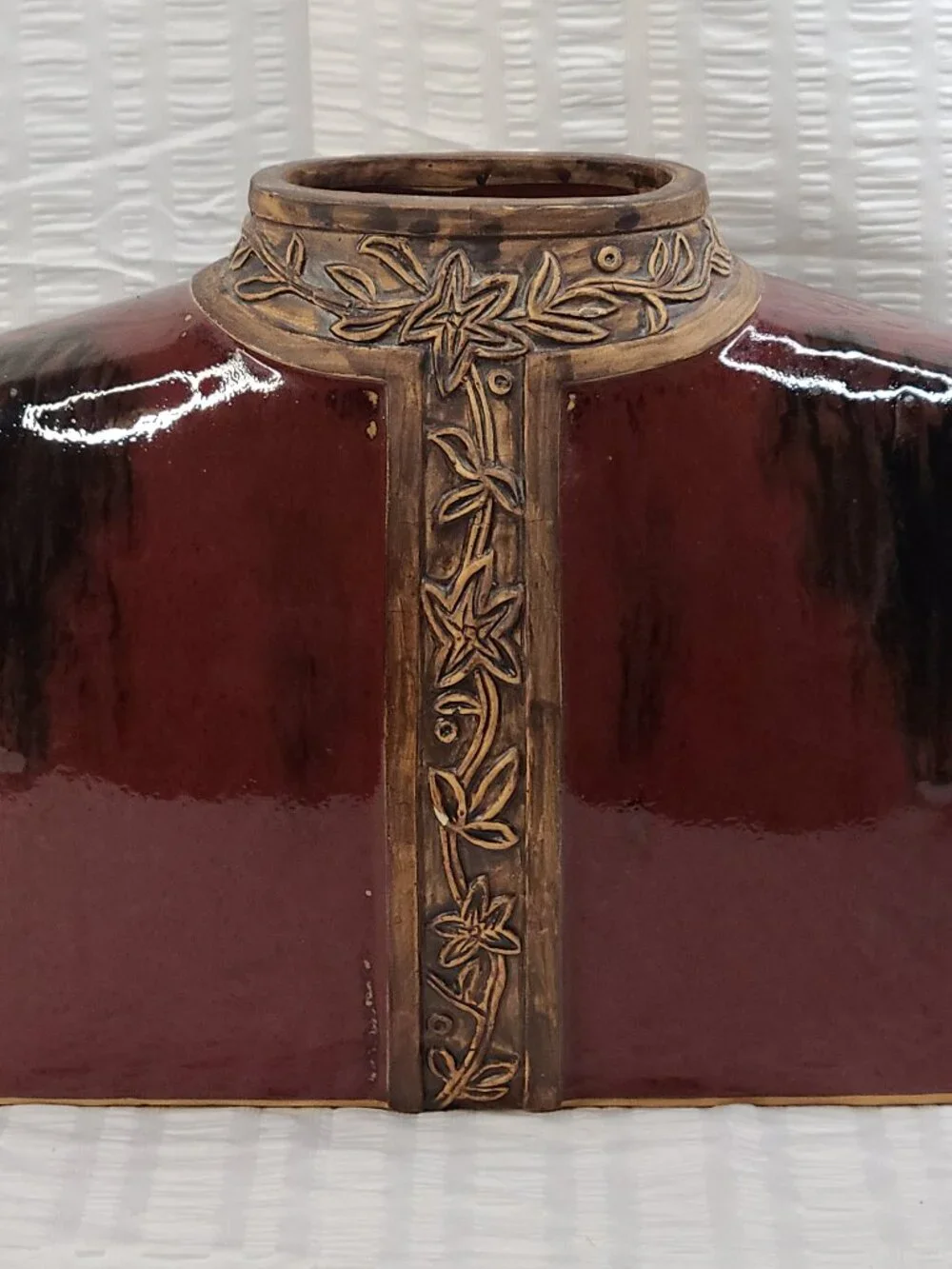 Asian Oriental Garment Vase Red Gold Black Heavy 10